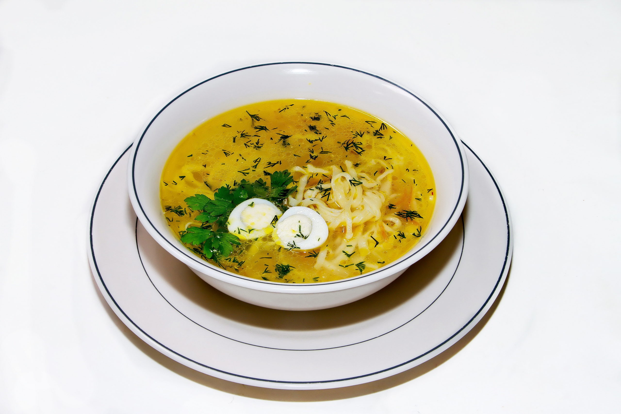 Суп с лапшой и сыром. Суп лапша с курицей Лазерсон. Башкирский суп. Суп лапша с яйцом. Суп лапша вид сверху.